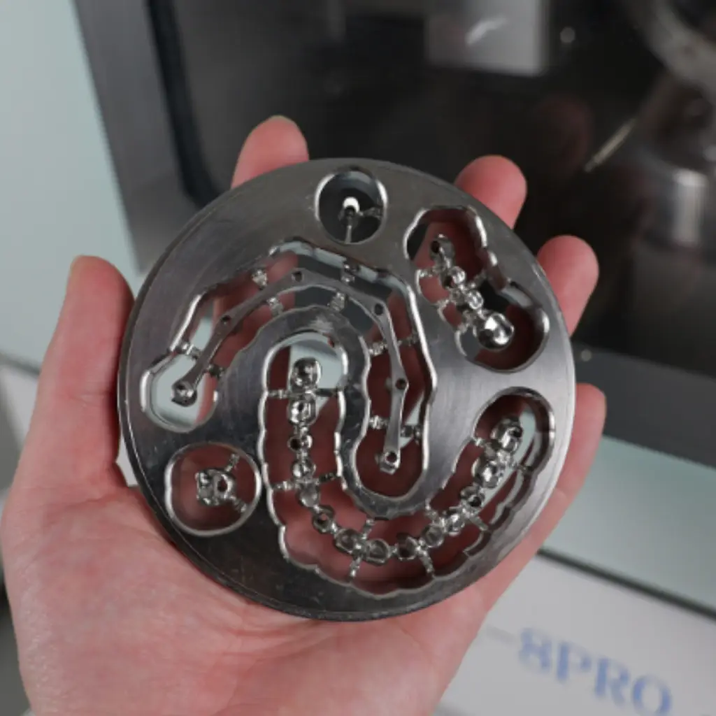 YRC-8 PRO Fresadora Yucera dental híbrida - Imagen 2