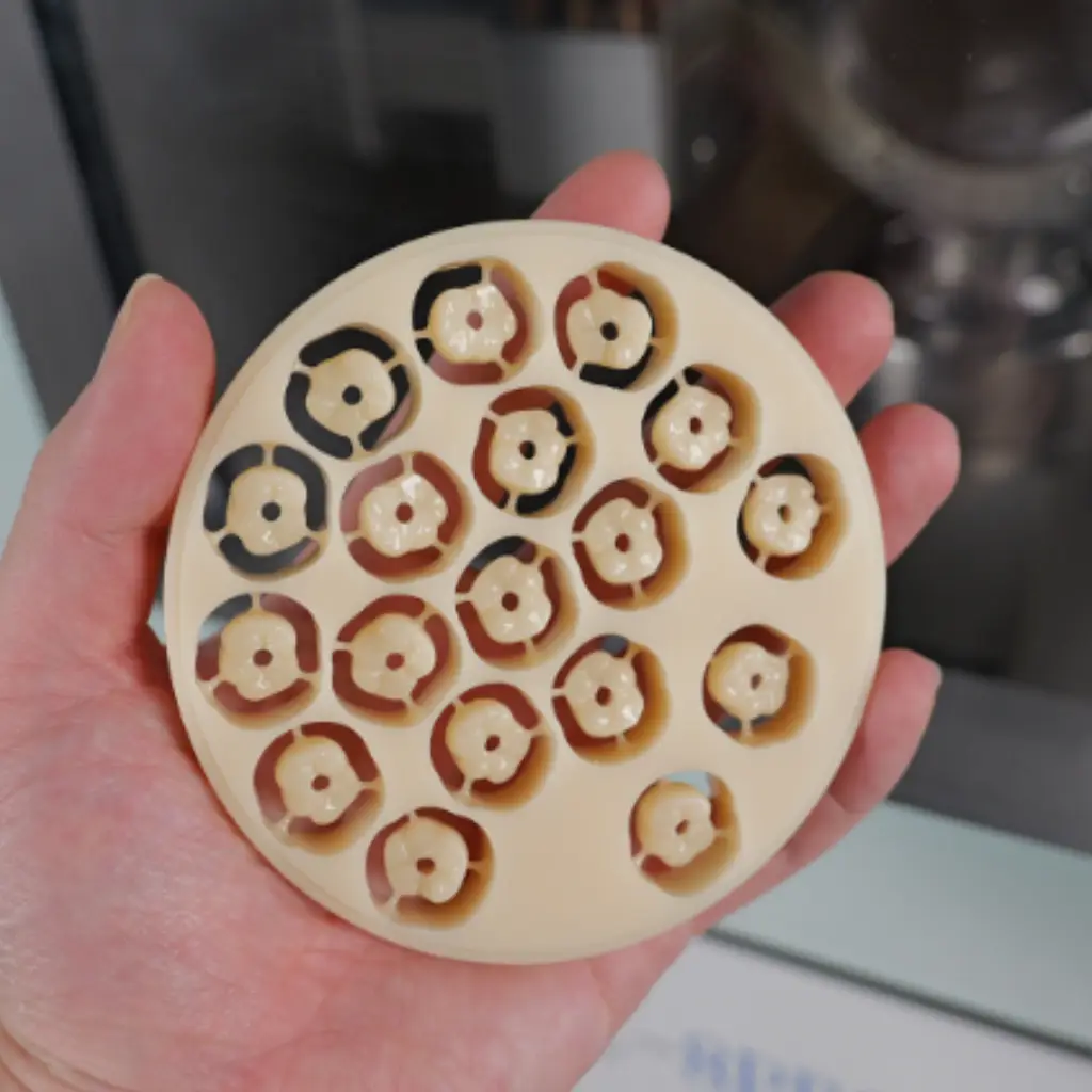 YRC-8 PRO Fresadora Yucera dental híbrida - Imagen 4